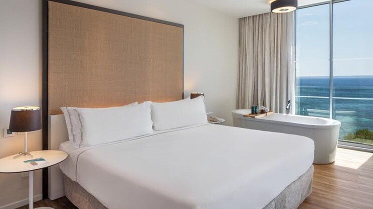 The Level Junior Suite 